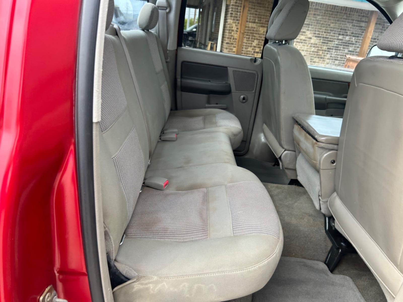 2006 Red /Beige Dodge Ram 1500 (1D7HU18N36S) , located at 1687 Business 35 S, New Braunfels, TX, 78130, (830) 625-7159, 29.655487, -98.051491 - Photo #9